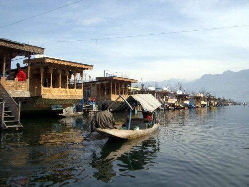 Glorious Kashmir Tour 4 Nights / 5 Days